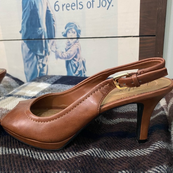 4 for $20 Dexflex Comfort Shoes Heels - Picture 8 of 11